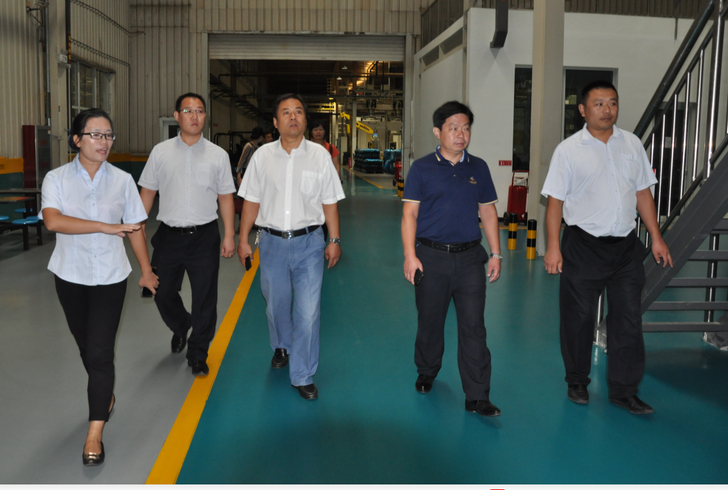 齊河縣工商聯(lián)領(lǐng)導(dǎo)、齊河龍運(yùn)物業(yè)領(lǐng)導(dǎo)一行蒞臨連心物業(yè)指導(dǎo)工作